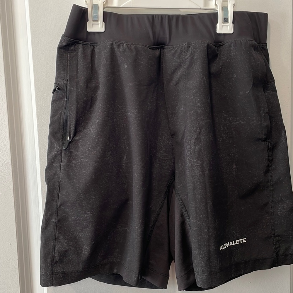 Alphalete medium shorts (black)